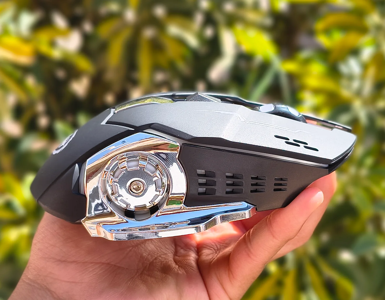 Mouse Gaming silencioso con luces RGB · imagen 2